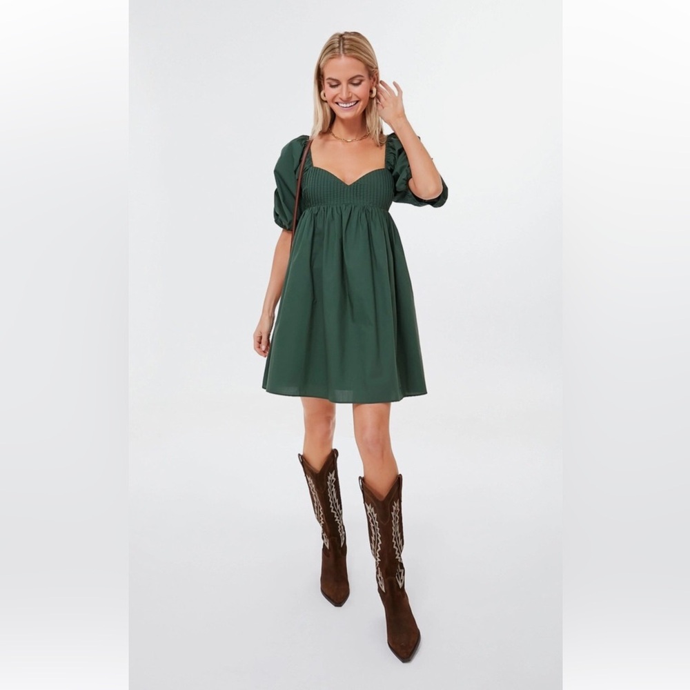 Never Worn Tuckernuck Hyacinth House Emerald Green Dress with Puff Sleeve design